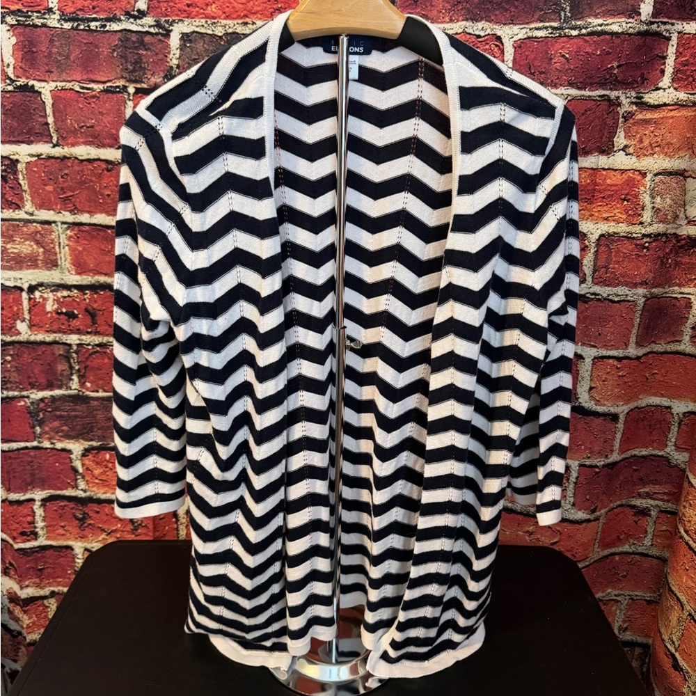 Preowned Basic Editions Blue and White 3/4 Sleeve Cardigan Size M Item #PHK6453
